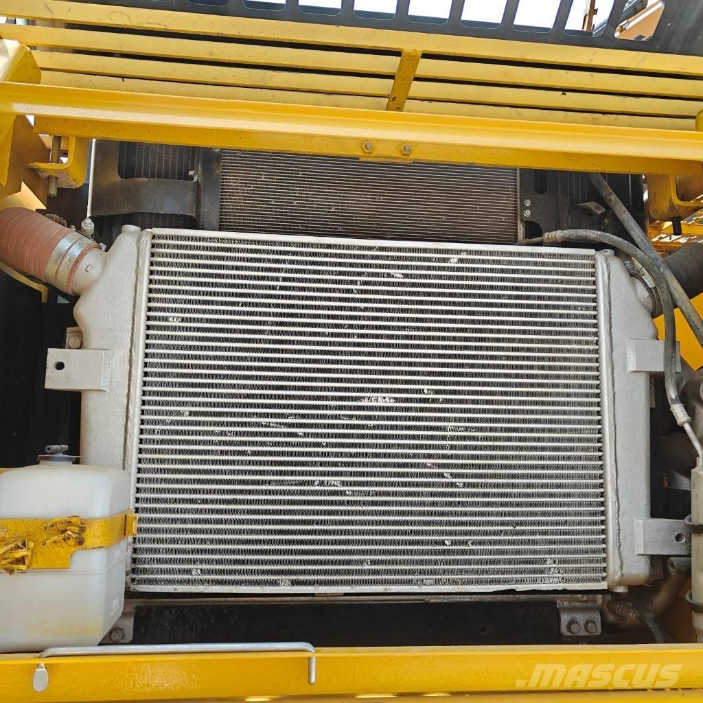 Komatsu 360-7 حفارات زحافة