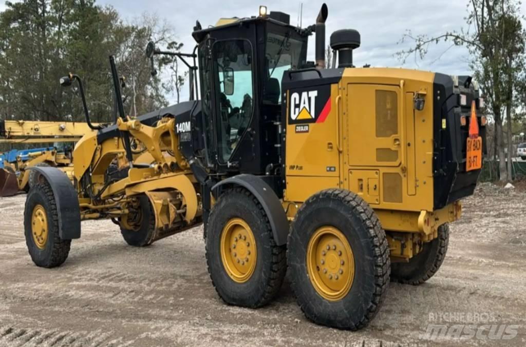 CAT 140M2 AWD معدات تمهيد الطرق