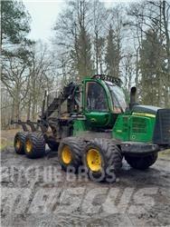John Deere 1110 E شاحنات
