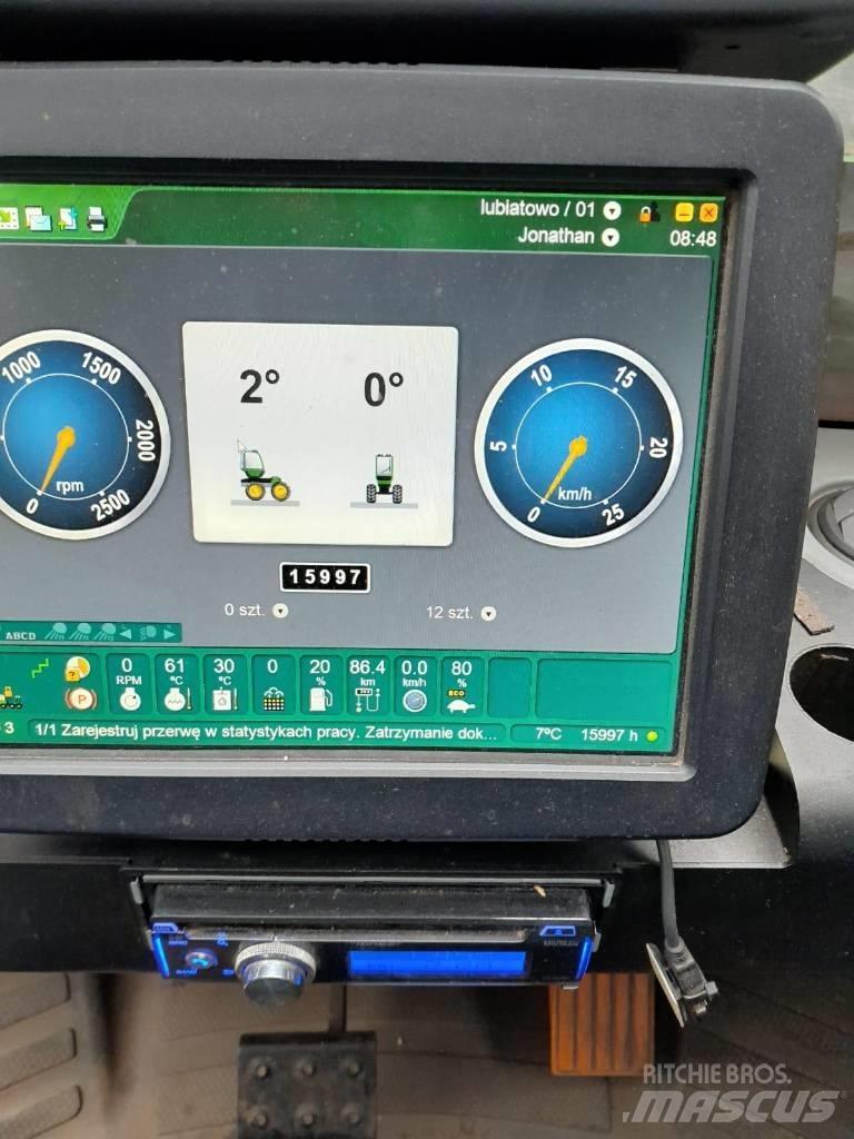 John Deere 1110 E شاحنات