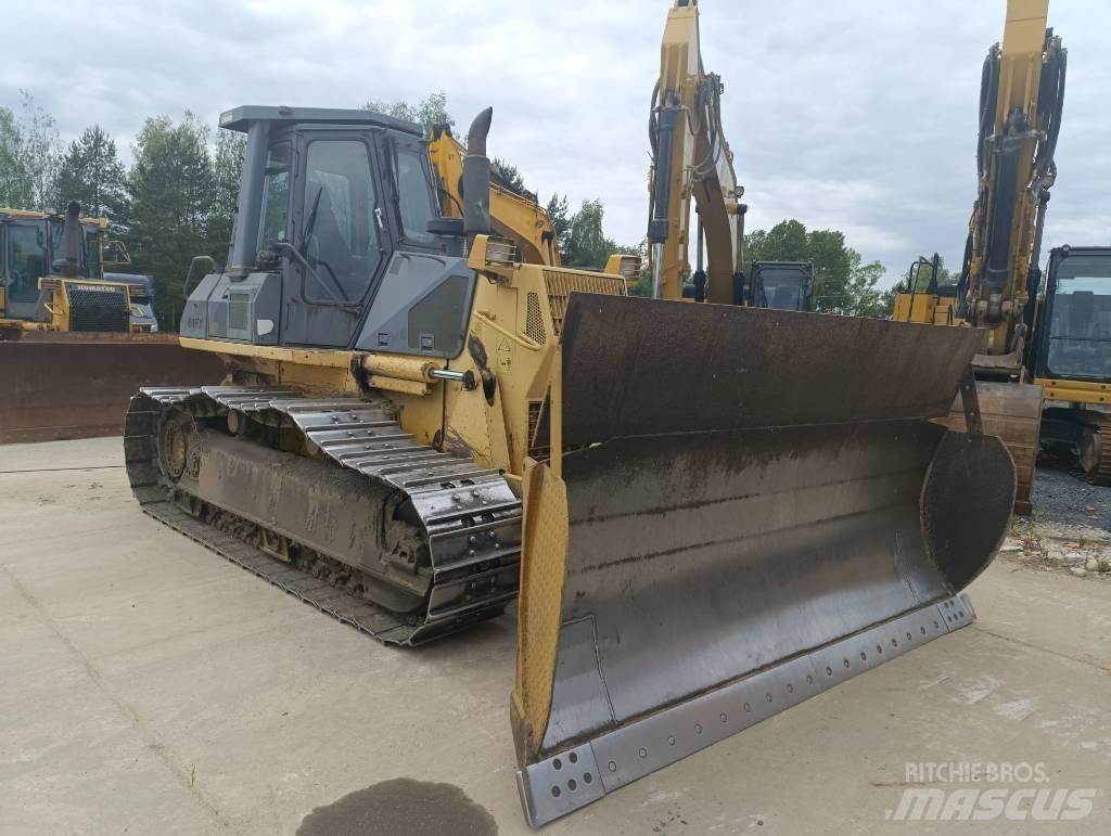 Komatsu D61EXL-12 بلدوزرات مجنزرة