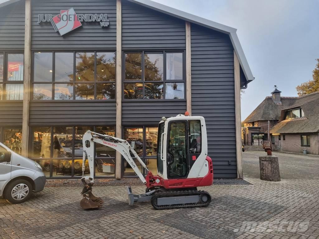 Takeuchi TB 216 حفارات صغيرة أقل من 7 طن (حفارات صغيرة)