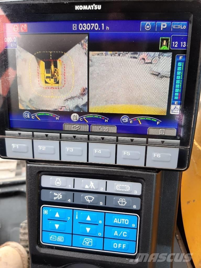 Komatsu PC 138 US-11 حفارات زحافة