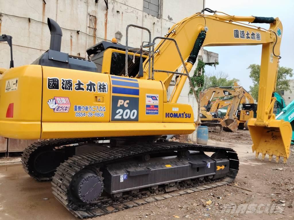 Komatsu PC 200-8 حفارات زحافة