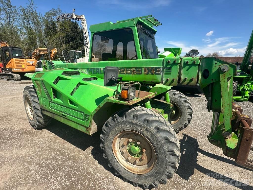 Merlo P 25.9 مناولات متداخلة