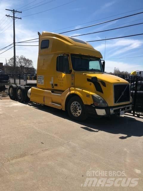 Volvo VNL وحدات الجر