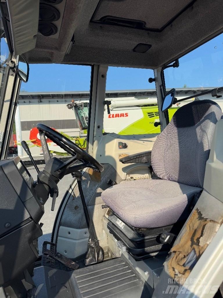 Massey Ferguson 390 الجرارات
