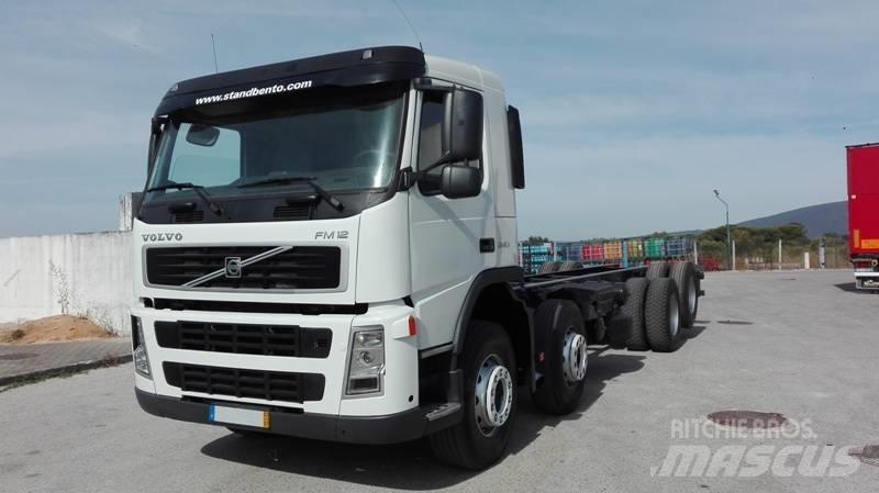 Volvo FM 12 340 8X2 شاحنات بمقصورة وهيكل