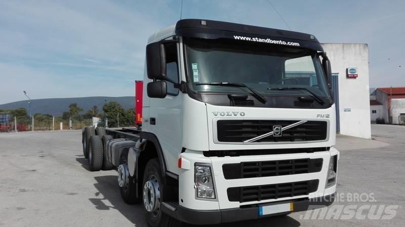 Volvo FM 12 340 8X2 شاحنات بمقصورة وهيكل