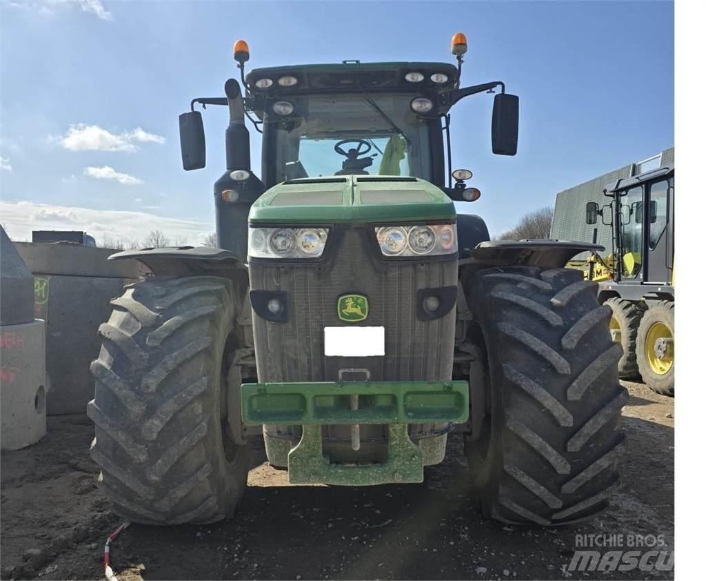 John Deere 8370R الجرارات