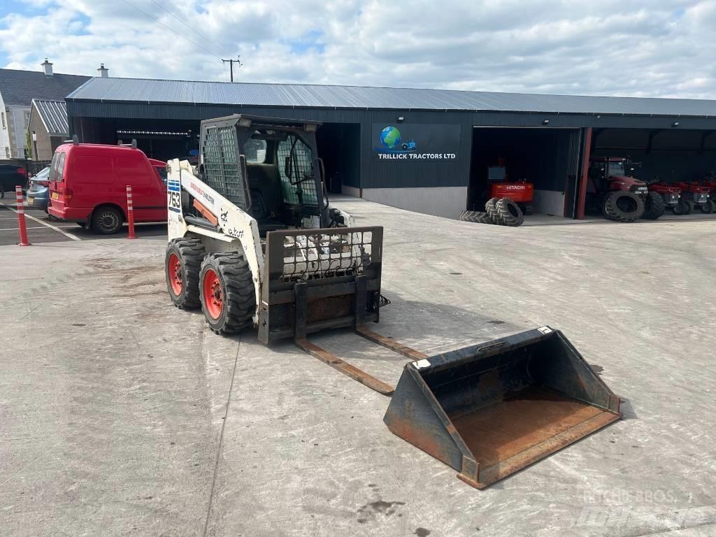 Bobcat 763 لوادر انزلاقية التوجيه