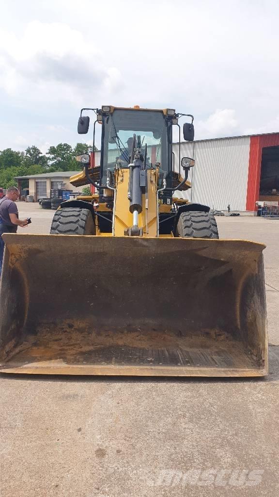 CAT 930 H لوادر بعجل