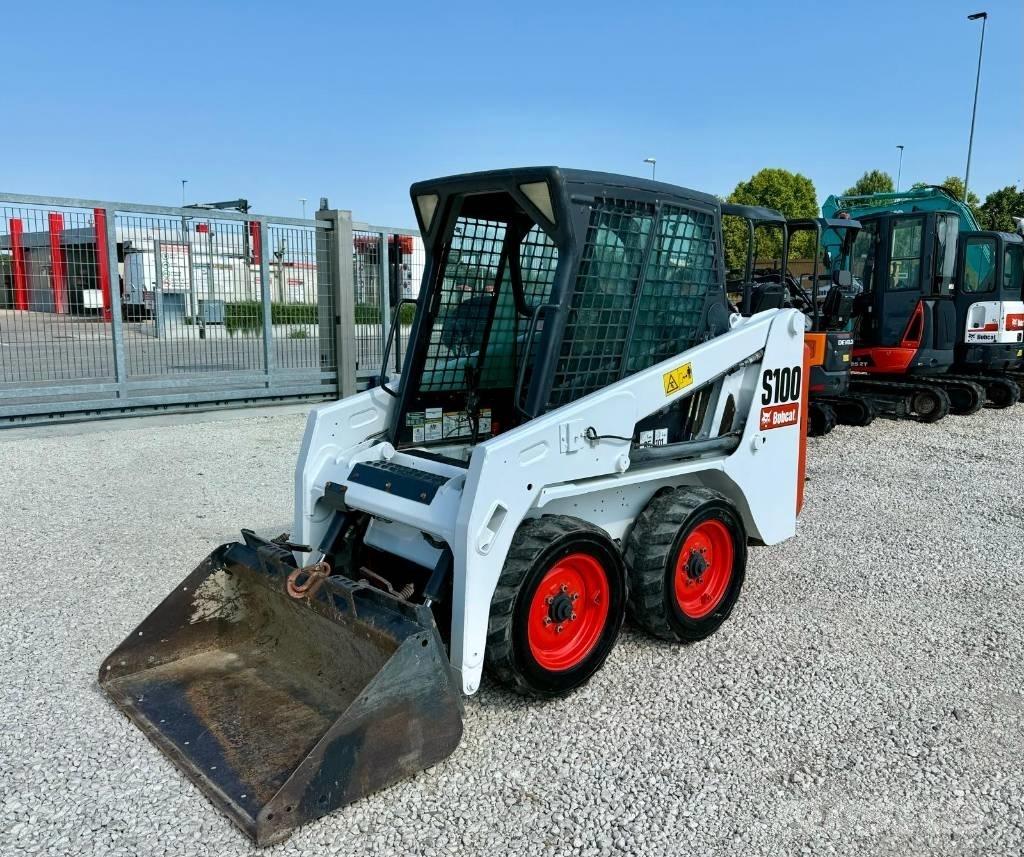 Bobcat S 100 لوادر انزلاقية التوجيه