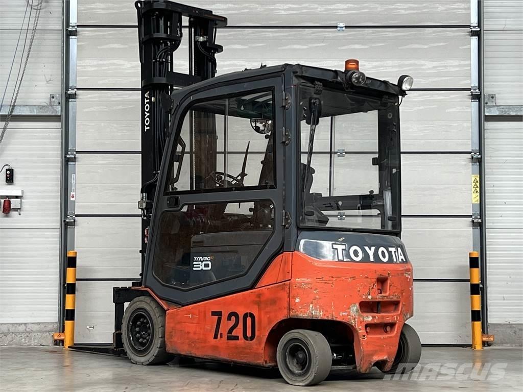 Toyota 8FBMT30 شاحنات ذات رافعات شوكية تعمل بالكهرباء