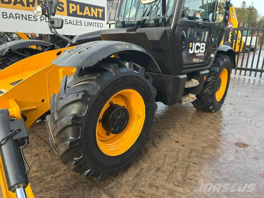 JCB 535-125 مناولات متداخلة