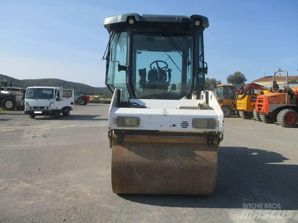 Dynapac CC 224 HF مداحل ثنائية الاسطوانة