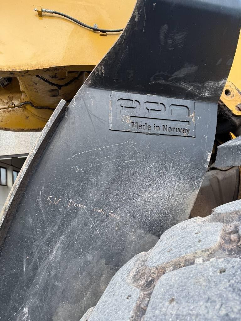 CAT 980 M لوادر بعجل