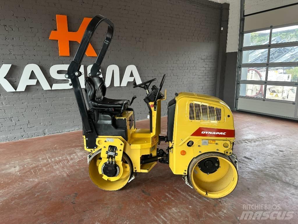 Dynapac CC 900 S مداحل ثنائية الاسطوانة