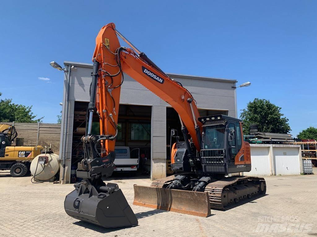 Doosan DX 235 LCR-5 حفارات زحافة