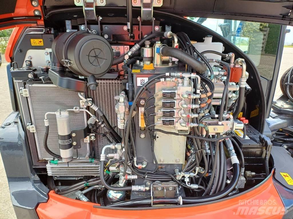 Kubota KX060-5 VA حفارات وسط 7 طن - 12 طن