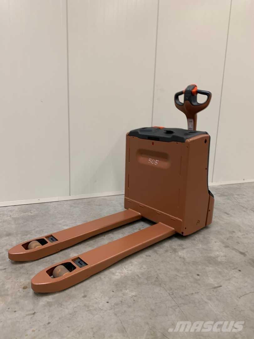 Linde T16 معدات التكديس الجوالة