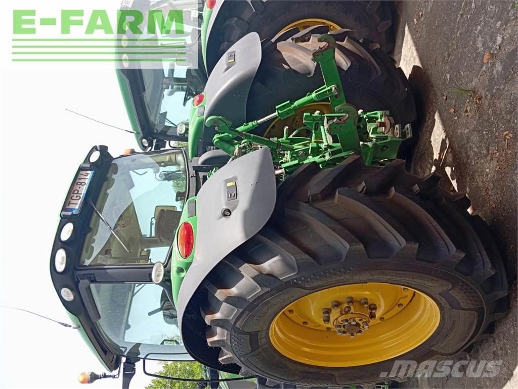 John Deere 6215R الجرارات
