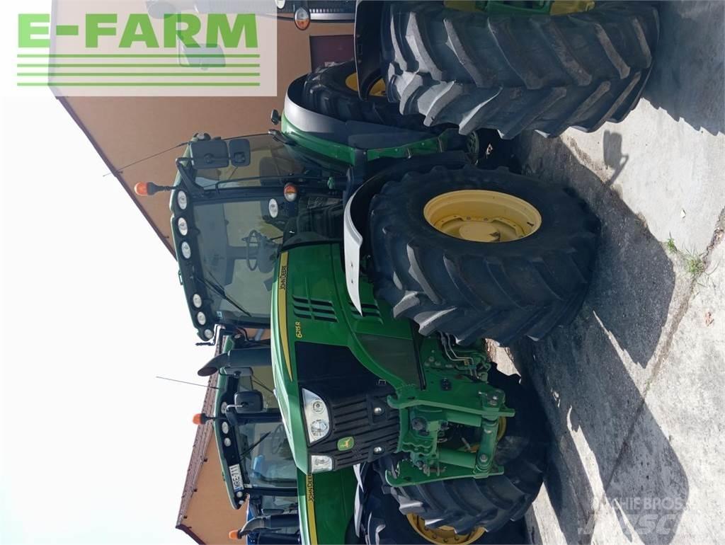 John Deere 6215R الجرارات