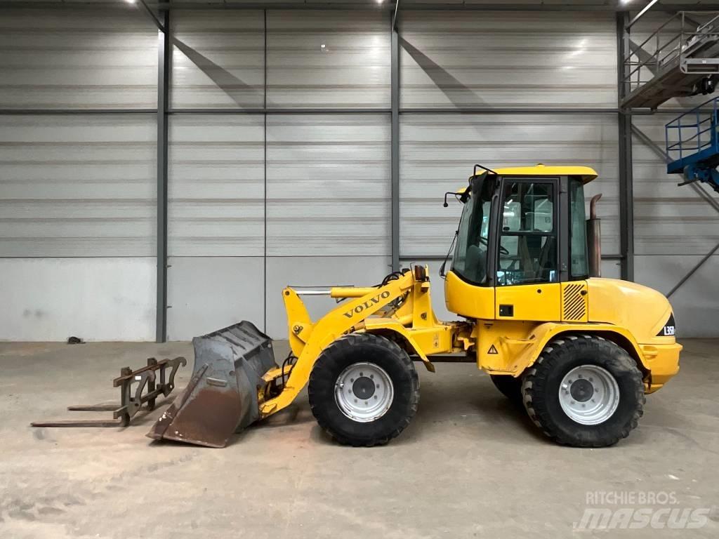 Volvo L 35 B-Z لوادر بعجل