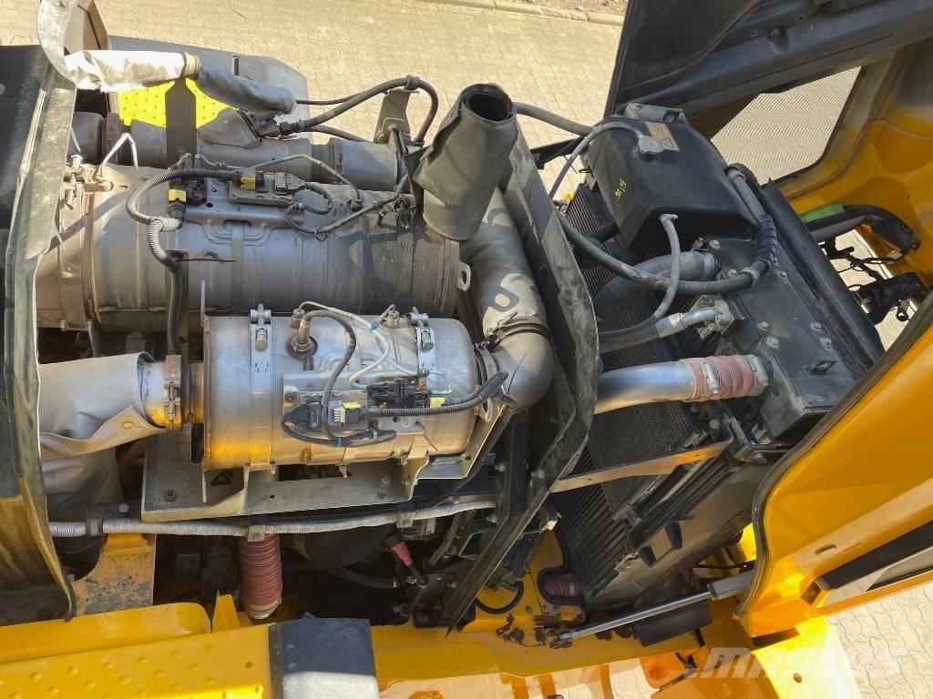 JCB 427 لوادر بعجل