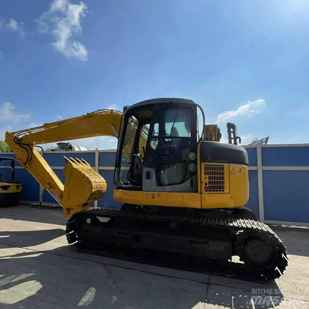 Komatsu PC 138 US-2 حفارات زحافة