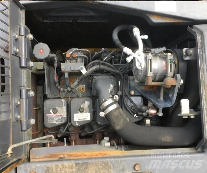 Komatsu PC 138 US-2 حفارات زحافة
