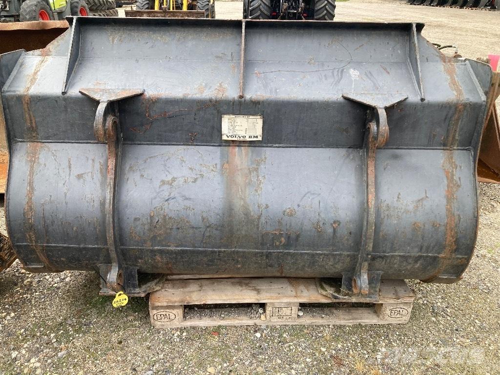 Volvo BM Skovl لوادر بعجل