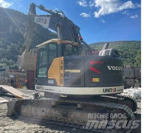 Volvo ECR 235 EL حفارات زحافة