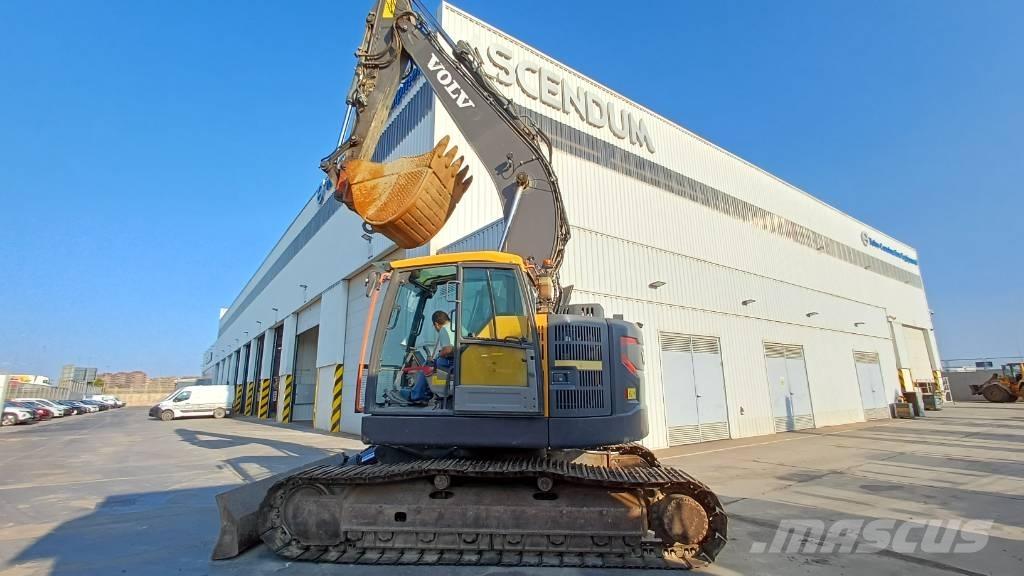 Volvo ECR 235 EL حفارات زحافة
