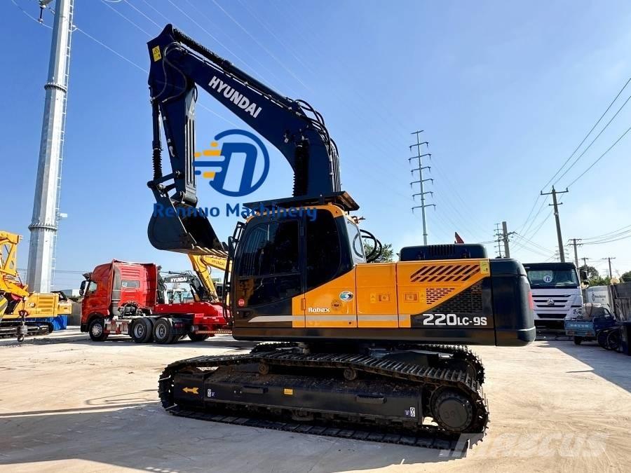 Hyundai R220LC-9S حفارات زحافة