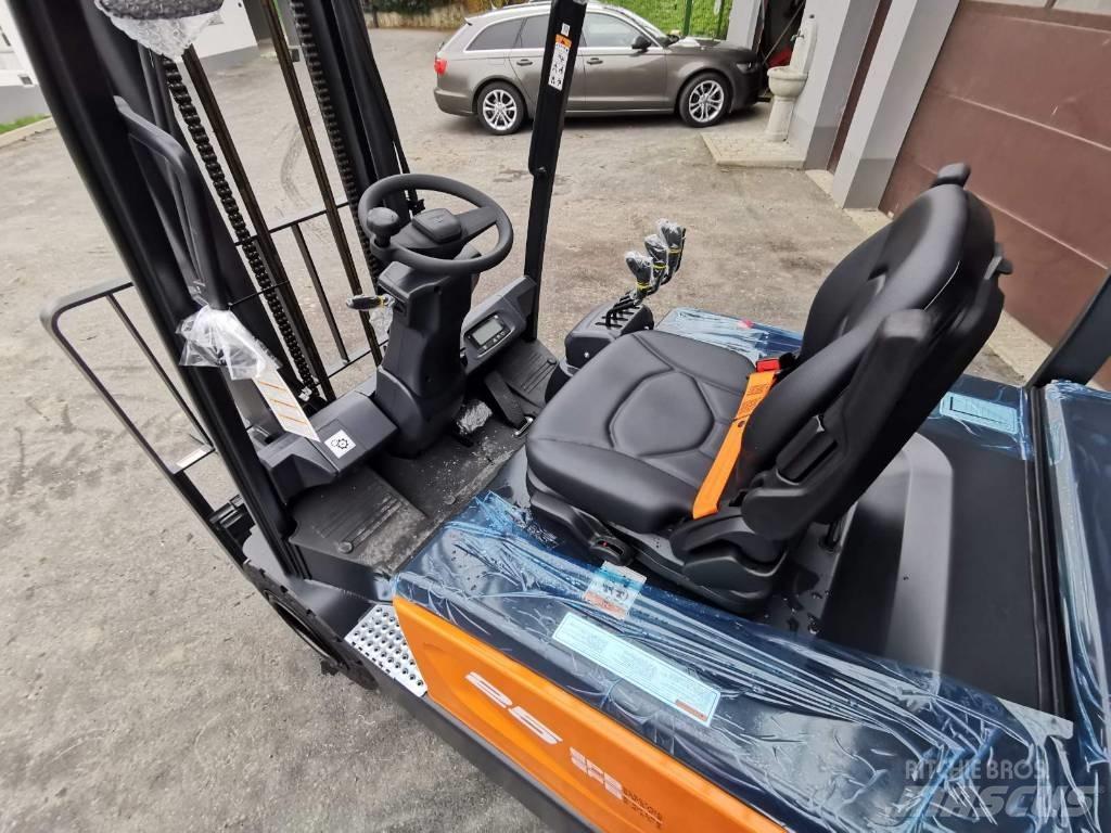 Doosan B25S-7 شاحنات ذات رافعات شوكية تعمل بالكهرباء