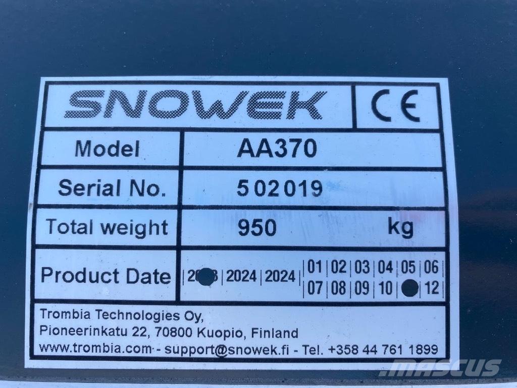 Snowek AA 370 حراثات ونصول الجليد