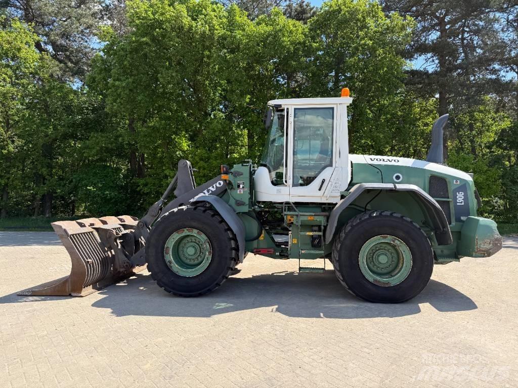 Volvo L 90 G لوادر بعجل
