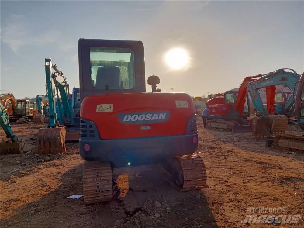 Doosan DH 60-7 حفارات صغيرة أقل من 7 طن (حفارات صغيرة)