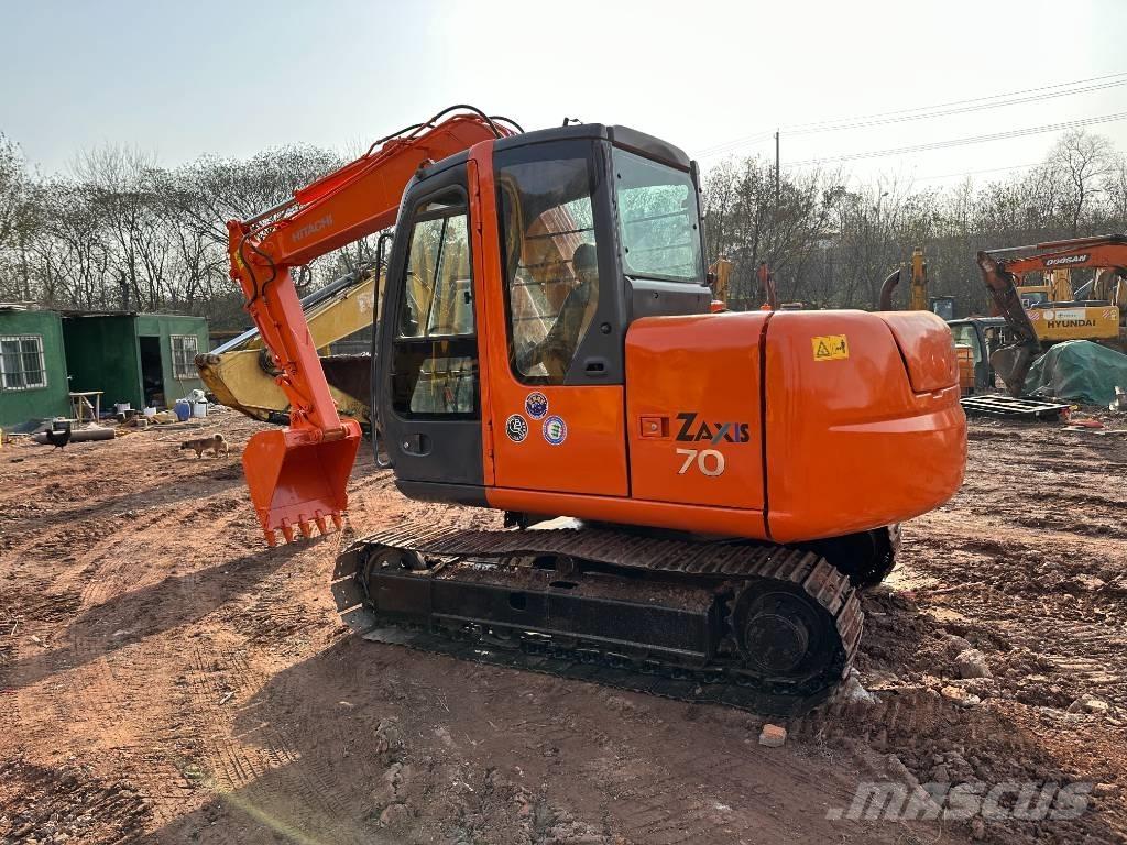 Hitachi ZX 70 حفارات وسط 7 طن - 12 طن