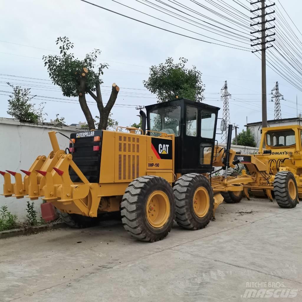 CAT 140 K معدات تمهيد الطرق