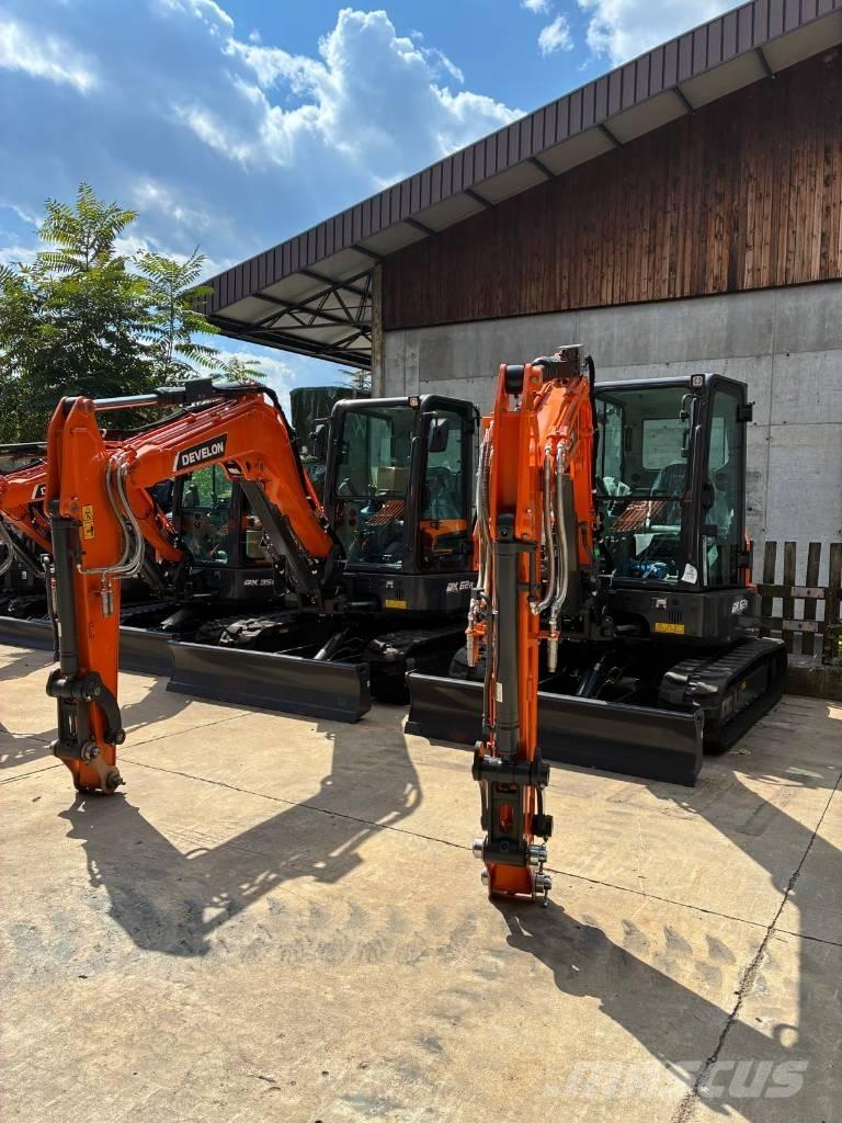 Develon DX 27 Z-7 حفارات صغيرة أقل من 7 طن (حفارات صغيرة)