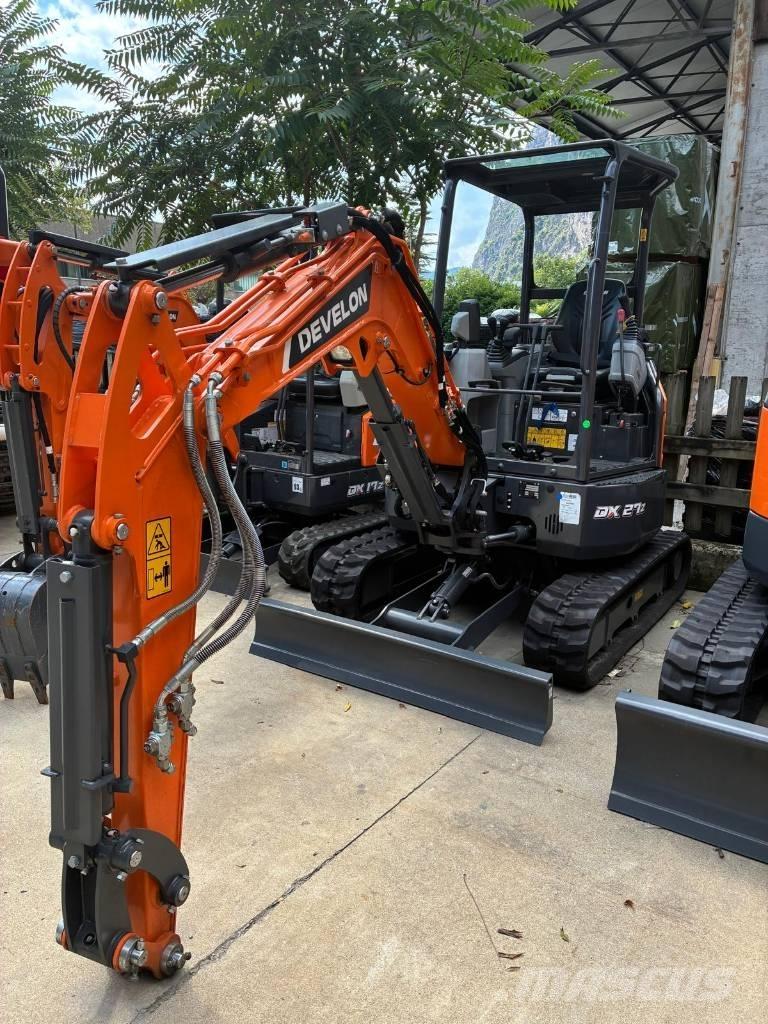Develon DX 27 Z-7 حفارات صغيرة أقل من 7 طن (حفارات صغيرة)