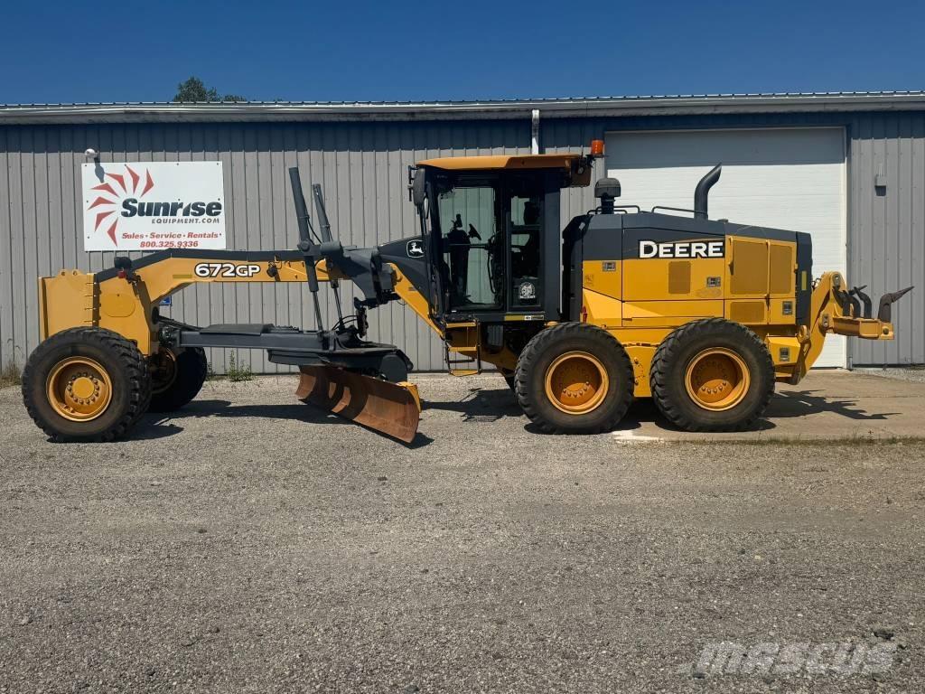 John Deere 672 GP معدات تمهيد الطرق