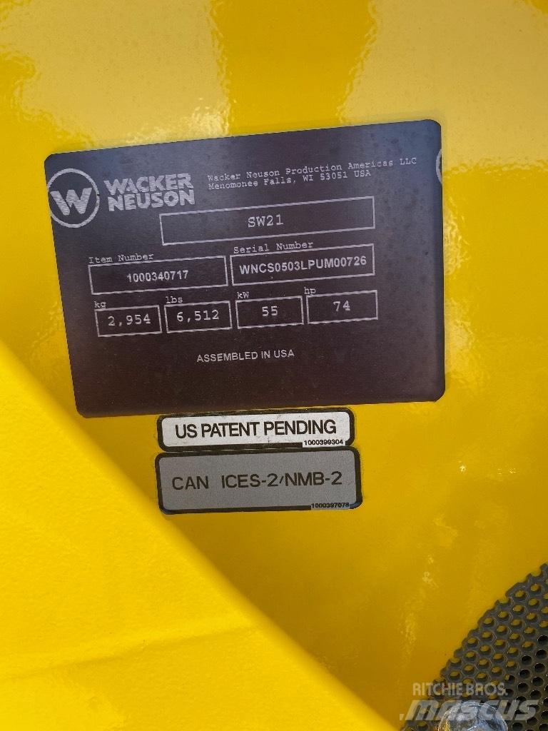 Wacker Neuson sw21 لوادر انزلاقية التوجيه