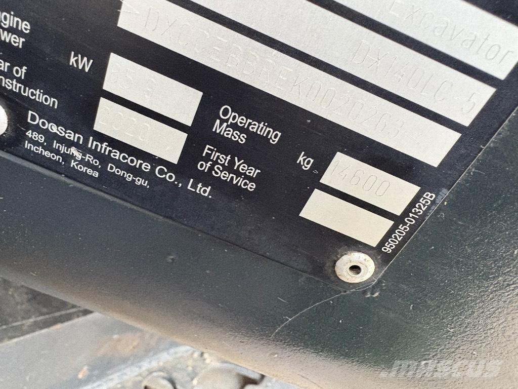 Doosan DX 140 LC حفارات زحافة