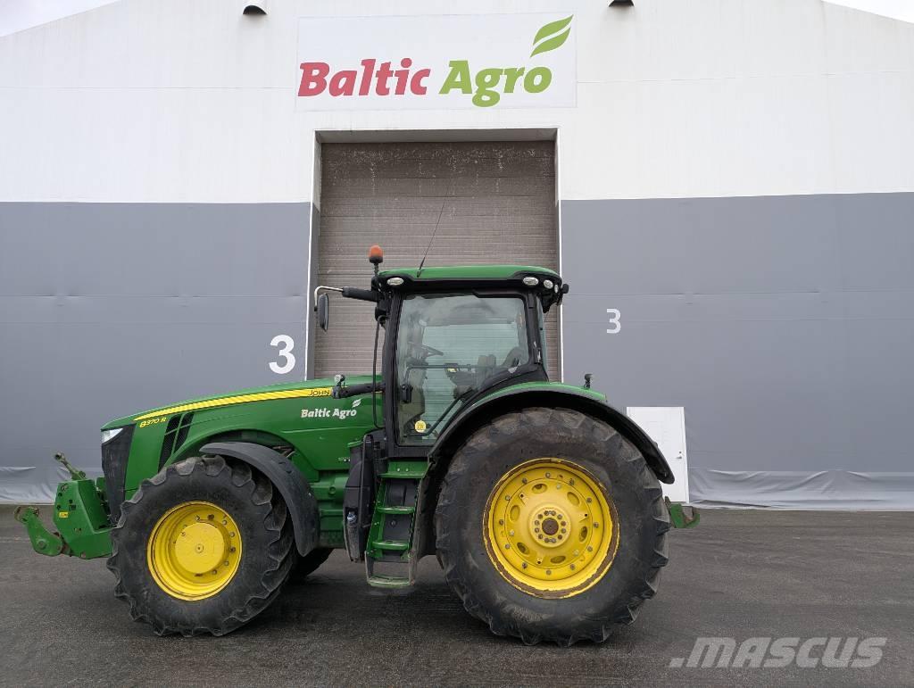 John Deere 8370 R الجرارات