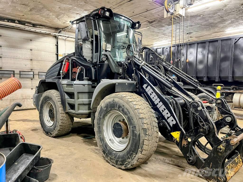 Liebherr L 524 لوادر بعجل