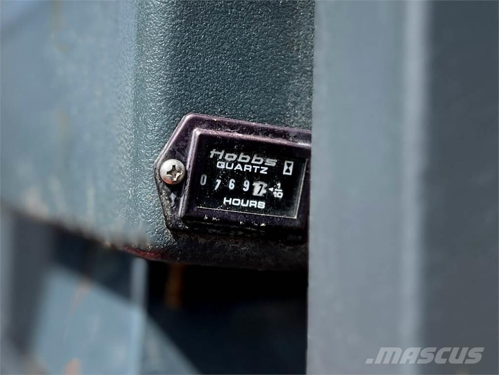 Moffett M3 20.3 رافعات شوكية مثبتة على شاحنات
