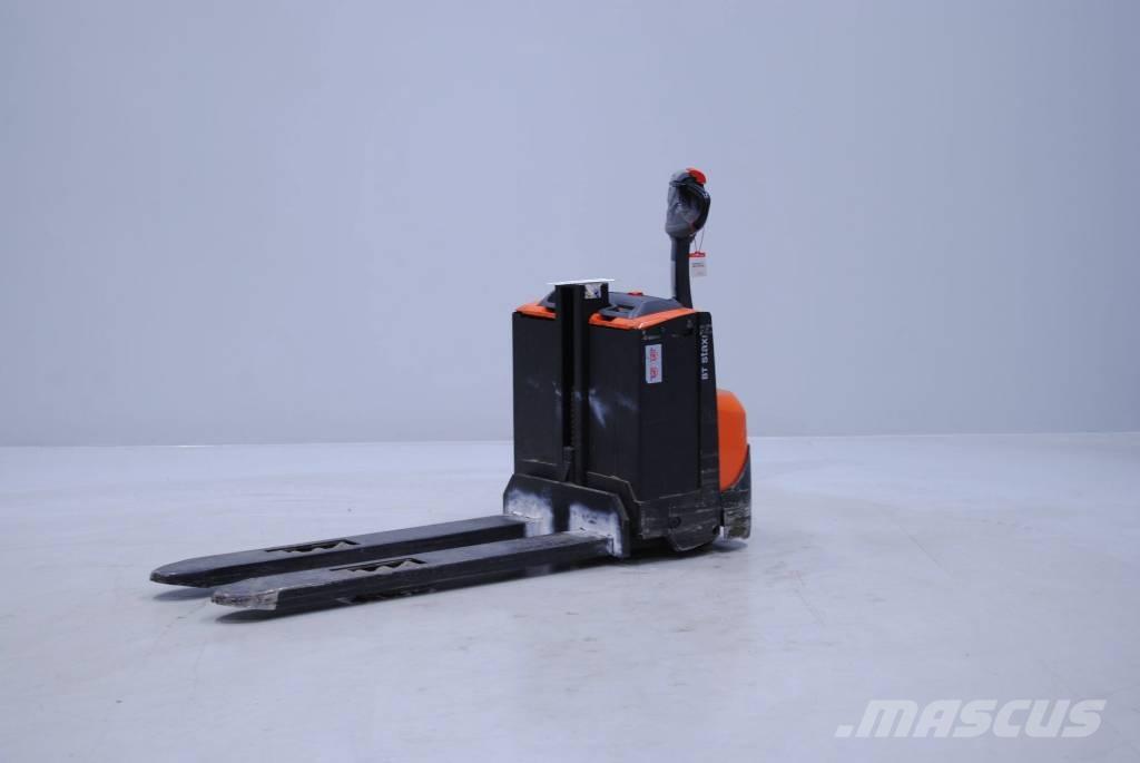 Toyota SWE080L معدات التكديس الجوالة